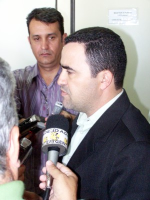 Blog 100 noticia: Crise Financeira pode obrigar Prefeitura a reduzir expediente – Atraso com a Diviprev gera multa de R$ 139 mil reais ao Executivo vladimir divida